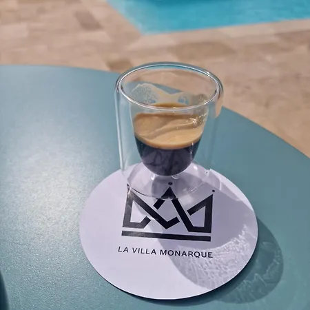 La Monarque Pensión