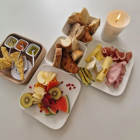 La Monarque (adults Only) بيت ضيافة 5*