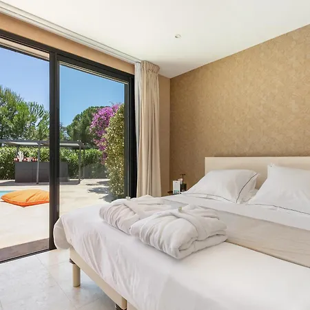 Guest house La Monarque (adults Only)