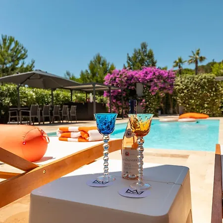 La Monarque (adults Only) آجد