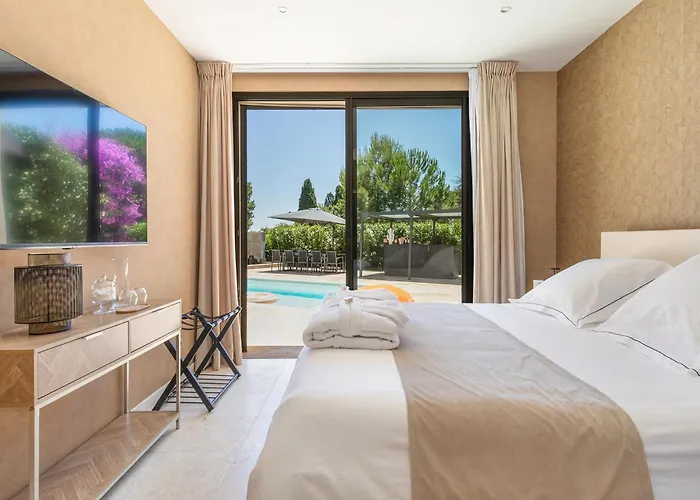 La Monarque (adults Only) 5*