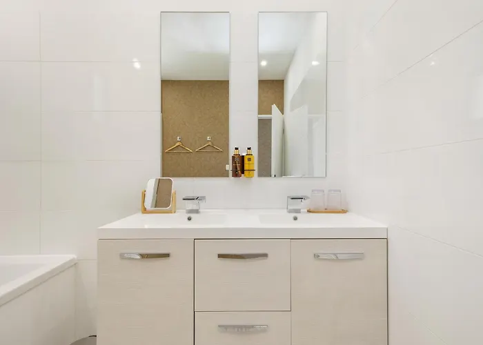 La Monarque (adults Only) Casa de hóspedes 5*