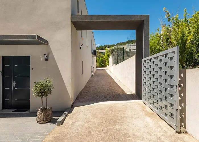 Casa de hóspedes La Monarque (adults Only) 5*